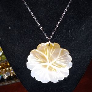 F-013 OFF WHITE SHELL,MOP (MOTHER OF PEARL) HAND CARVED